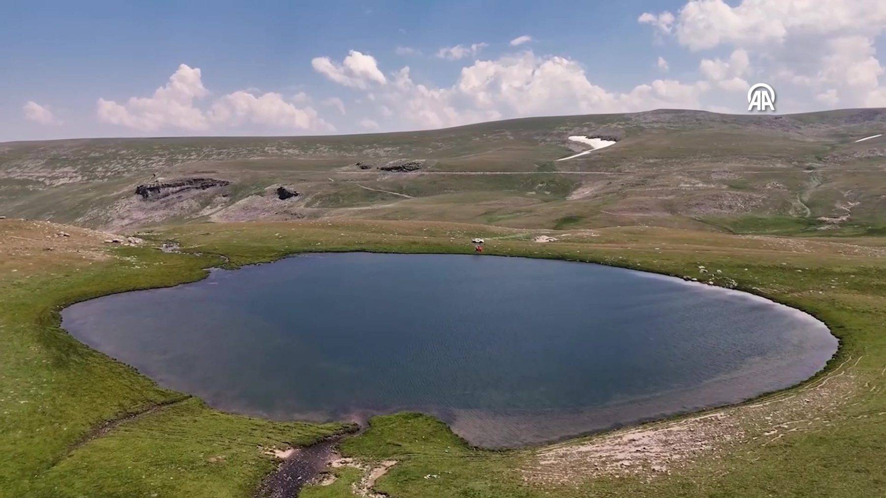 Erzurum'un Mescit Dağı, yeşiliyle doğa tutkunlarını cezbediyor