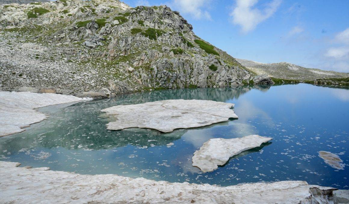 Uludağ’ın zirvesindeki hazine: Milyonlarca yılda oluşan 7 göl keşfedilmeyi bekliyor