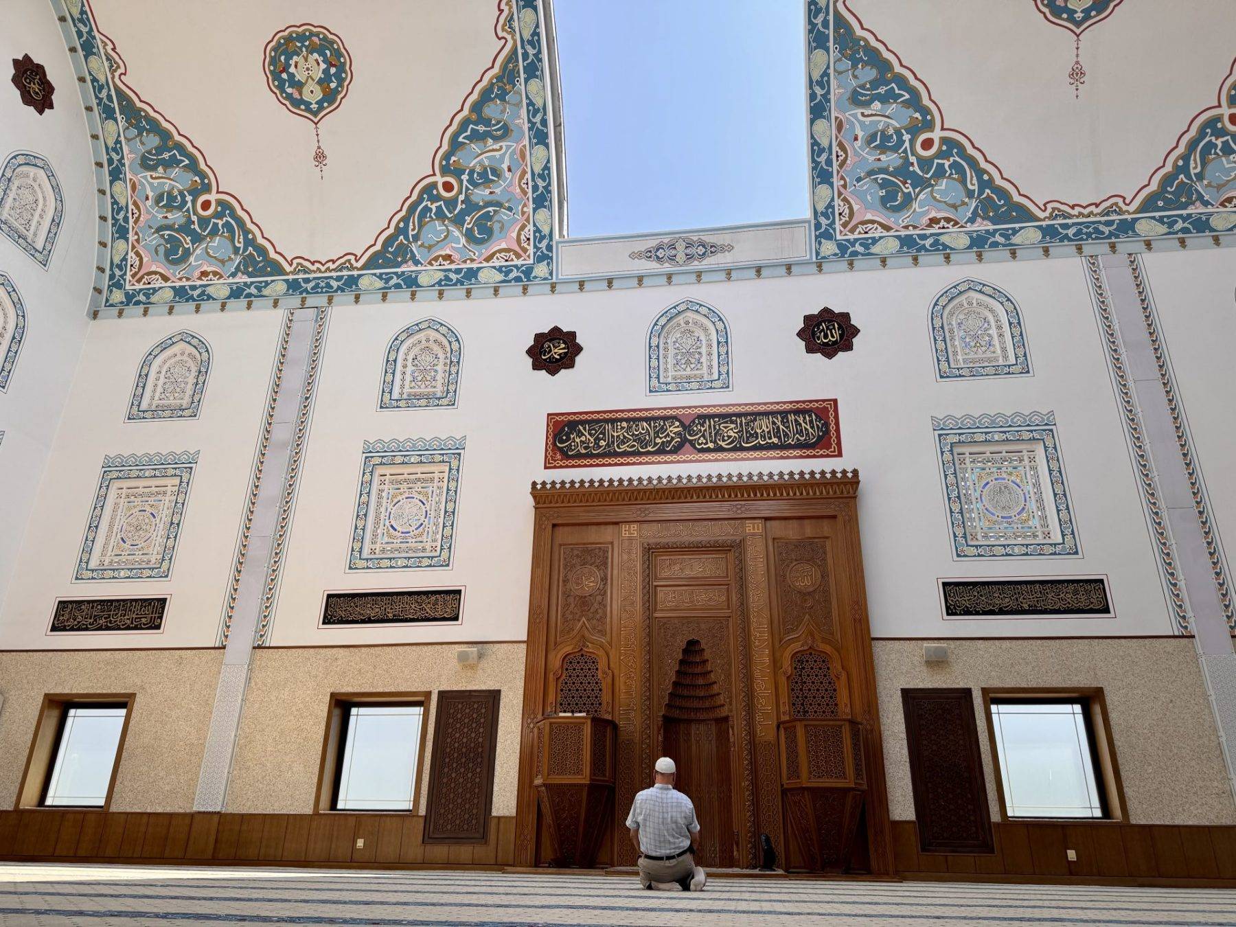 Bursa'daki kubbesi açılıp kapanan cami görenleri hayran bırakıyor