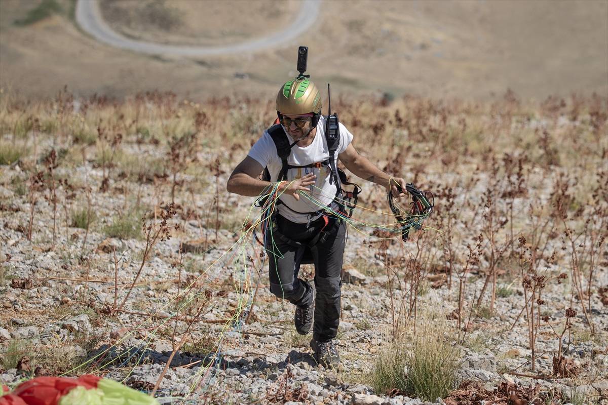 Paraşütçüler akın ediyor! Adrenalin Munzur Dağları'na taşındı