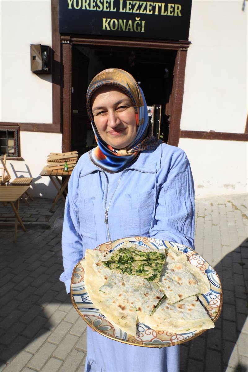 Kuş ekmeği otu ile ninelerin tarifiyle yapılıyor: Kaz otu gözlemesi