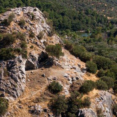İzmir'de Homeros'un ünlü destanını yazdığı söylenen mağaralara ilgi artıyor