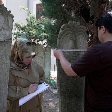 Tarihe mercek tutan mezar taşları İstanbul'da gelecek nesiller için korunuyor