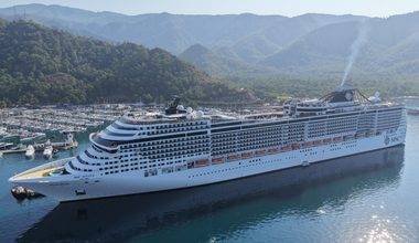 Dev gemi Marmaris’e yanaştı, 4 binden fazla turist ayak bastı
