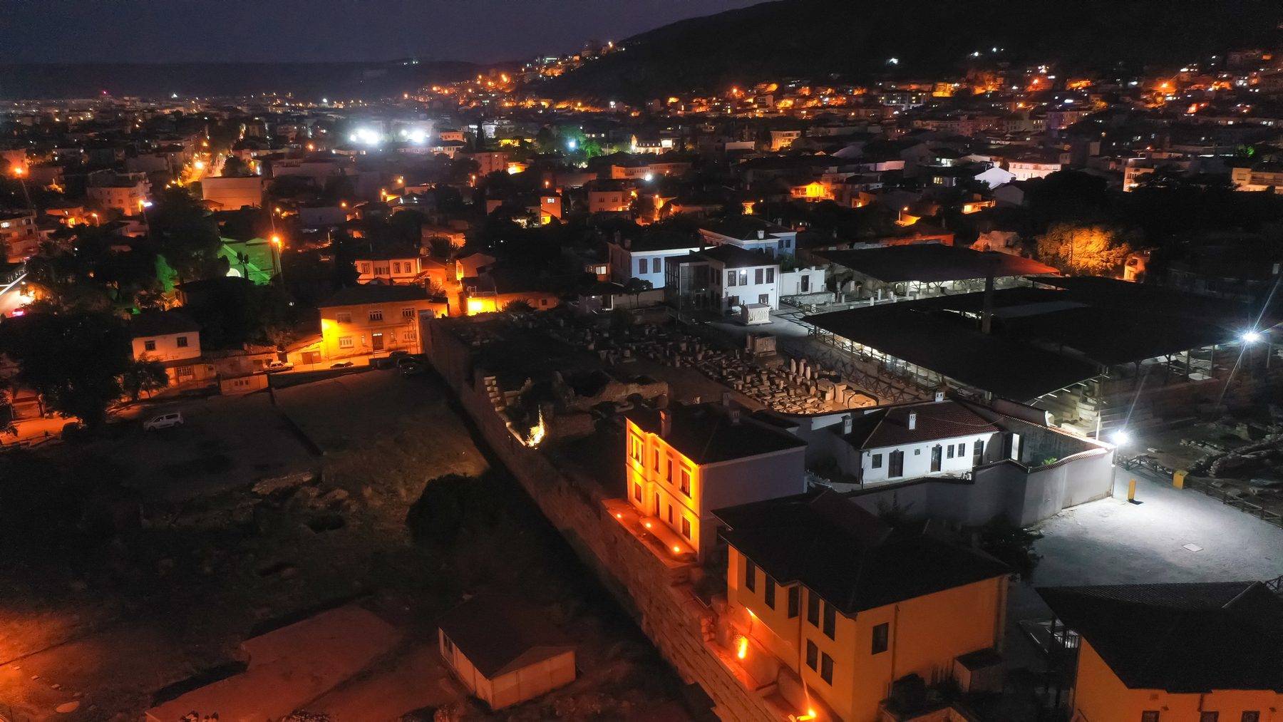 Yeni proje tamamlandı: Milas'ın tarihi dokusu geceleri farklı bir atmosfere büründü