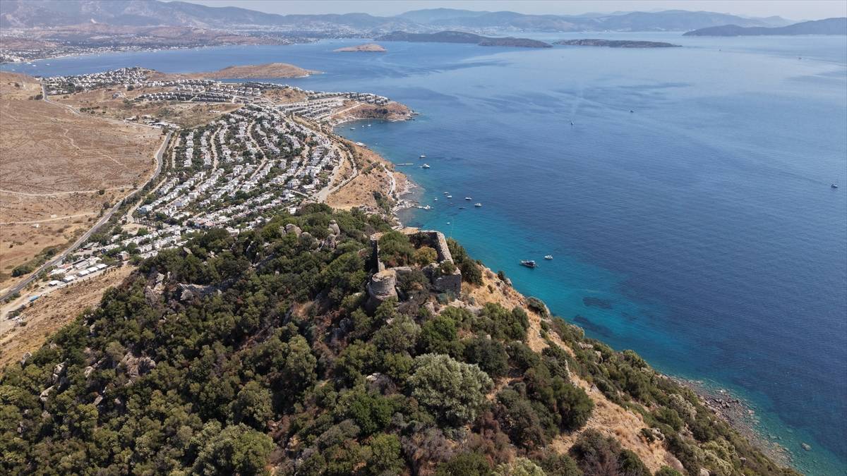 Medeniyetlerin tanığı Aspat Kalesi Çökertme Türküsü'nde yaşıyor