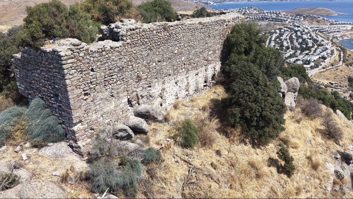 Medeniyetlerin tanığı Aspat Kalesi Çökertme Türküsü'nde yaşıyor