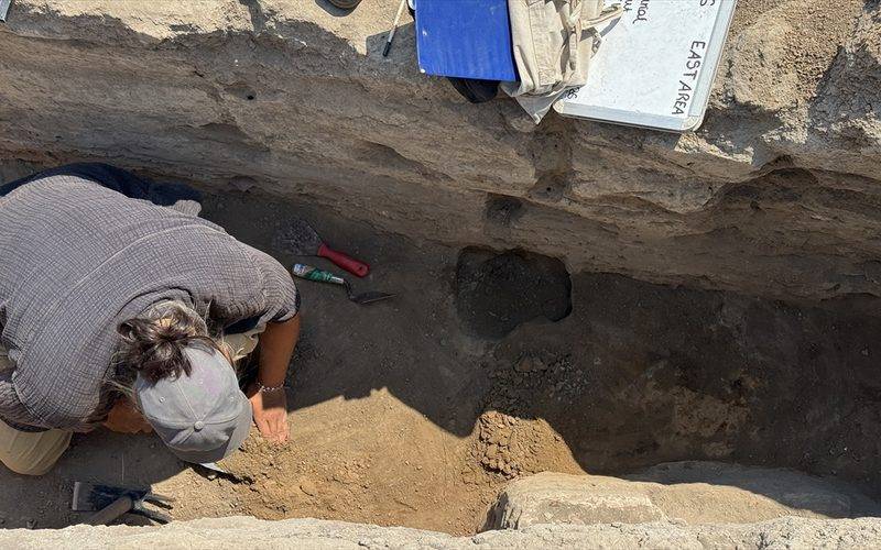 Çatalhöyük'te yeni keşif: Ölüler evinin yanında 8 bebek iskeleti ortaya çıktı