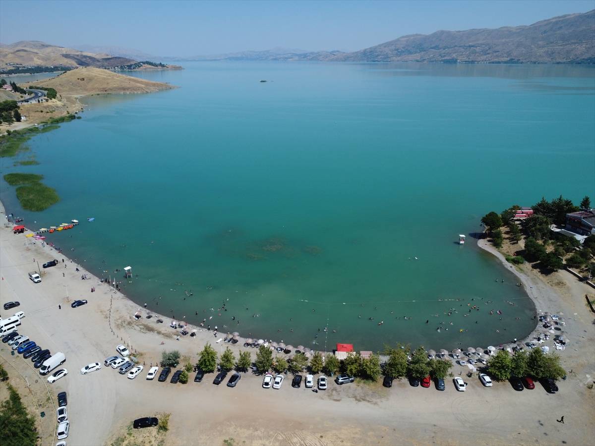 Termal su göletlerinden eşsiz kanyonlara: Doğu'nun doğa harikaları serinlemek isteyenlerin favorisi