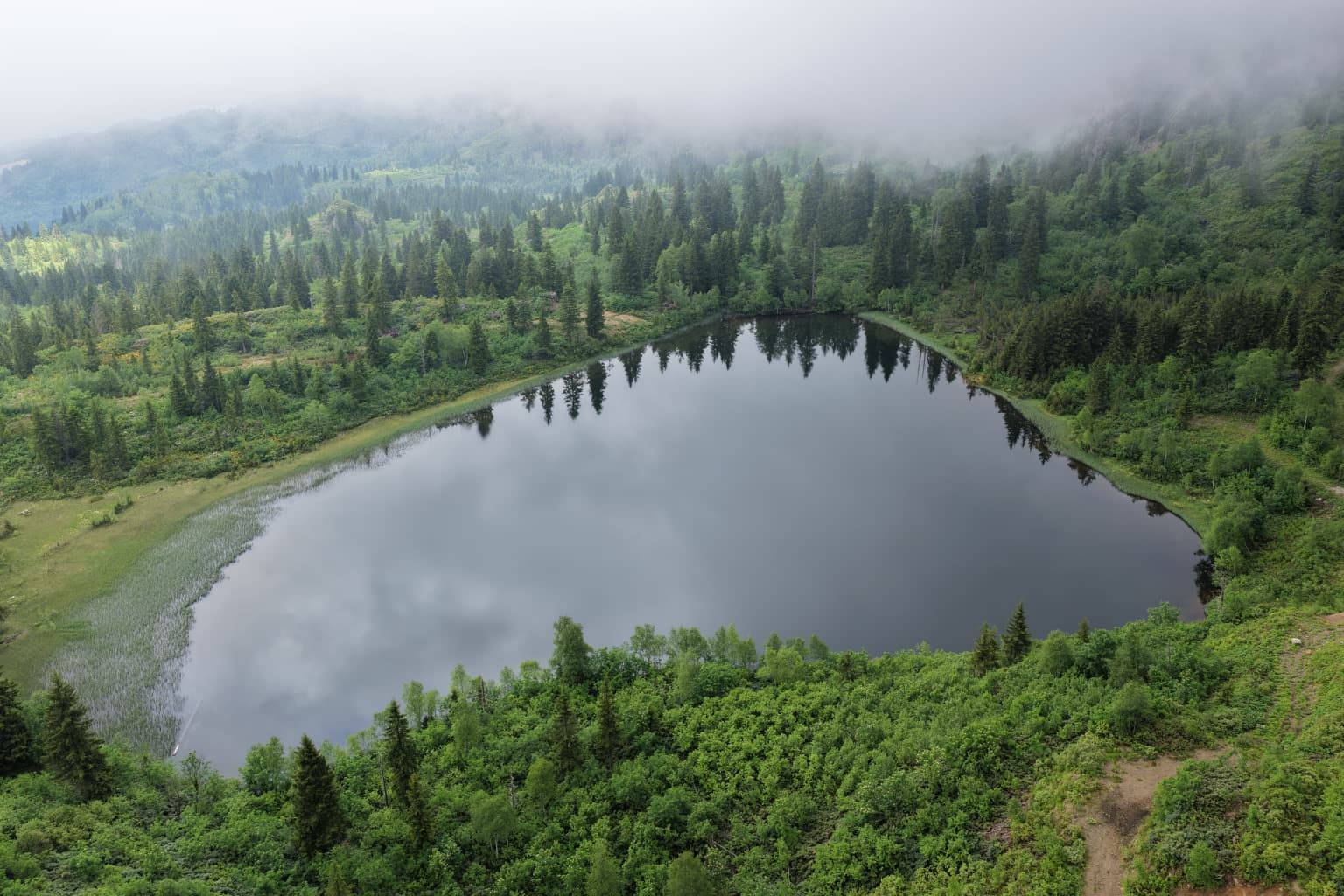 3'ü de aynı şehirde! Artvin'in Karagöl'leri keşfedilmeyi bekliyor