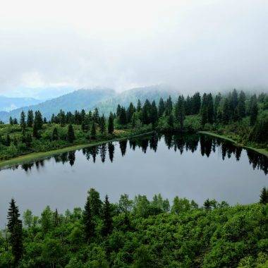3'ü de aynı şehirde! Artvin'in Karagöl'leri keşfedilmeyi bekliyor