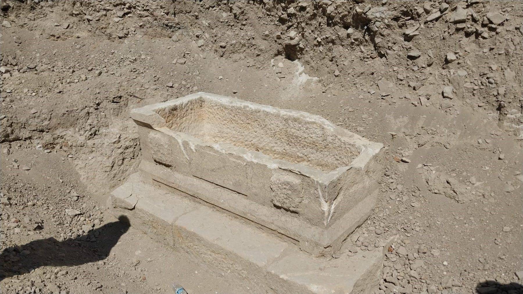 Sağlık ocağı inşaatında ilginç buluntu! Mersin'de Lahit mezar ortaya çıktı