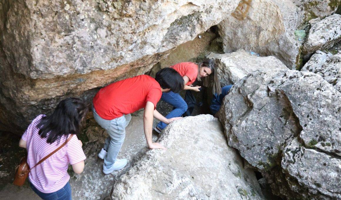 Yazın ortasında bile eksi 20 derece: Buzluk Mağarası ziyaretçileri şaşırtıyor