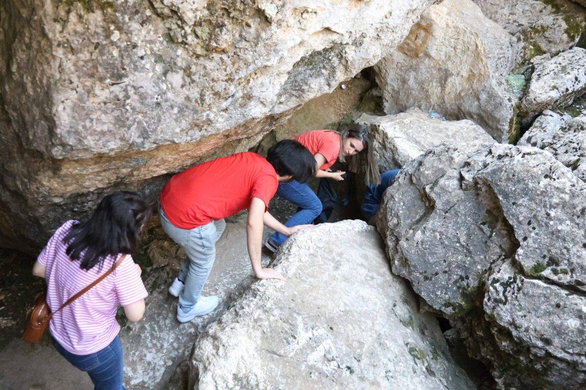 Yazın ortasında bile eksi 20 derece: Buzluk Mağarası ziyaretçileri şaşırtıyor