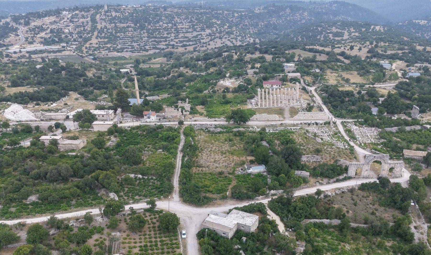 Krallığın ibadet yeriydi: Uzuncaburç Antik Kenti ziyaretçileri ağırlıyor