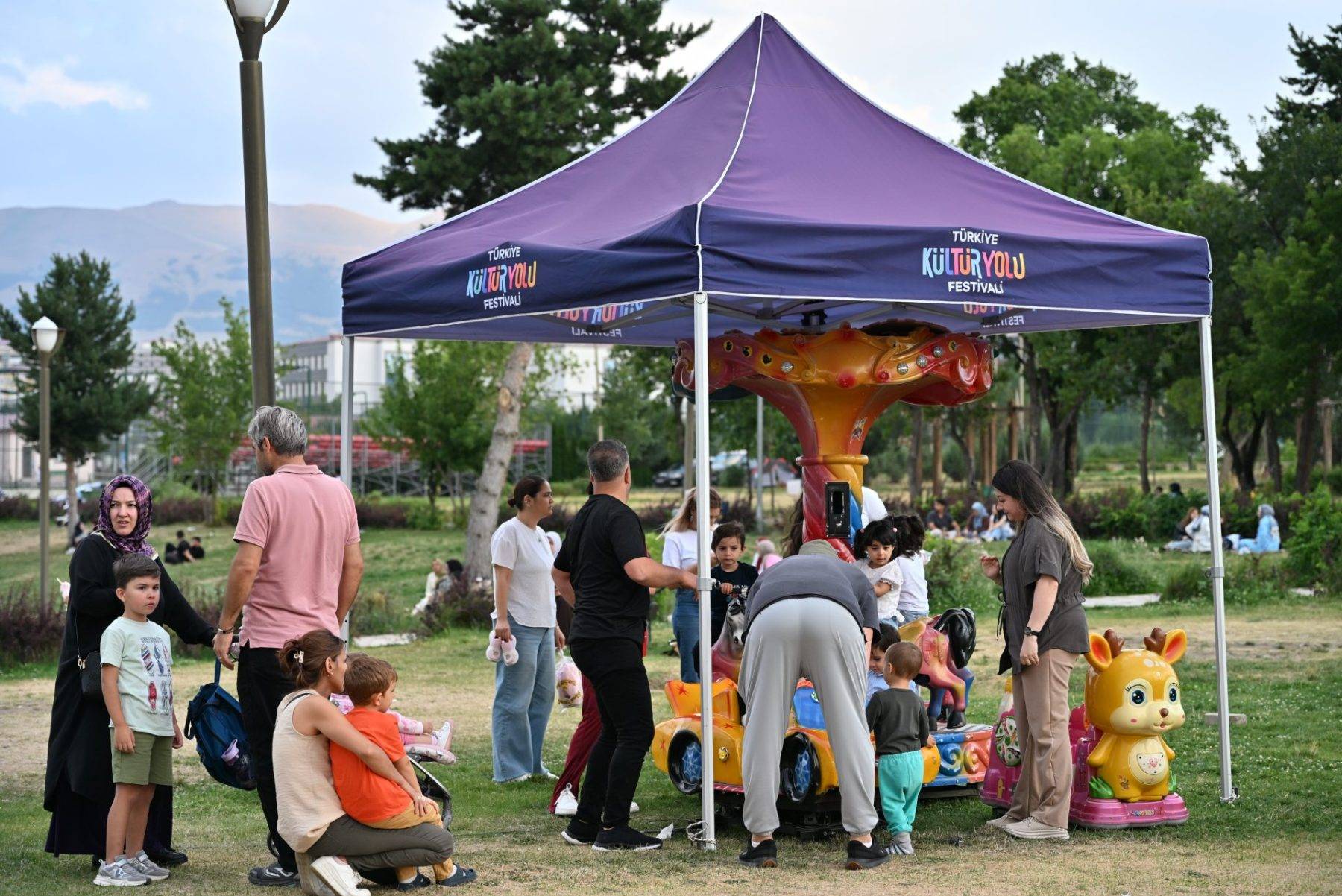 Sanatın her rengi bir arada: Erzurum Kültür Yolu Festivali ziyaretçileri ağırlıyor