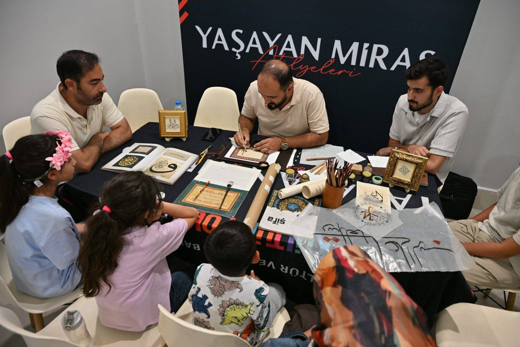 Sanatın her rengi bir arada: Erzurum Kültür Yolu Festivali ziyaretçileri ağırlıyor
