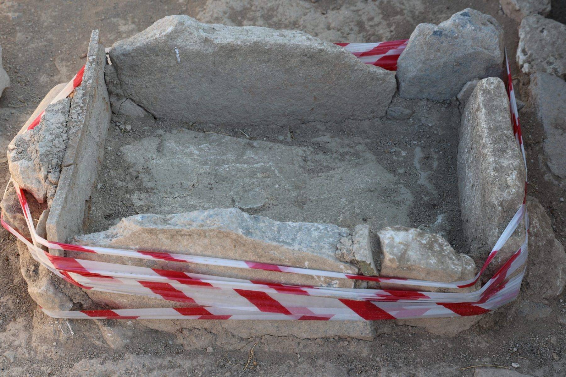 Tarlada fidan dikerken bulunmuştu: Elazığ'da hamam, kilise ve çocuk mezarı ortaya çıkarıldı