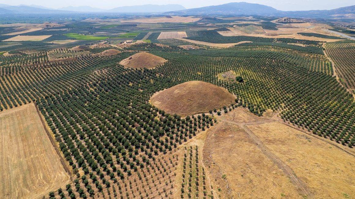 Anadolu’daki esrarengiz piramitler: Manisa’daki Bintepeler Tümülüsleri tarihe ışık tutuyor