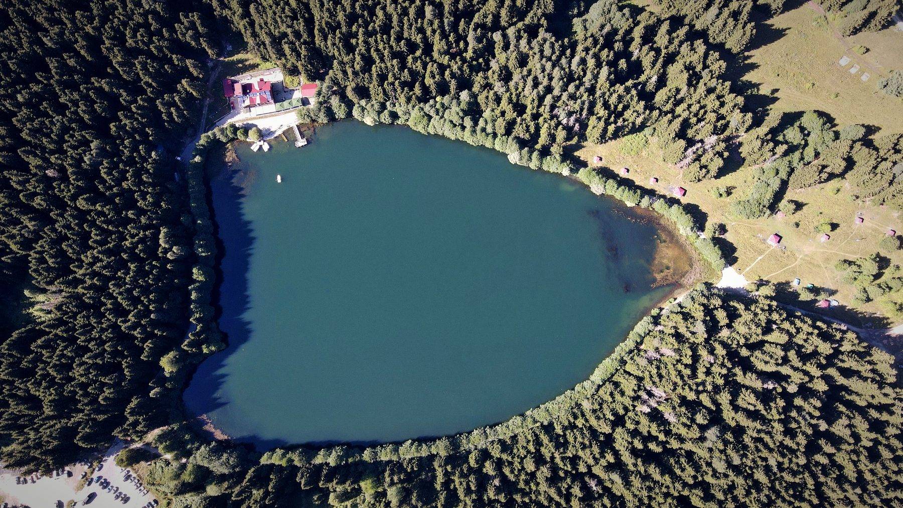 Karadeniz’in kalbi Karagöl manzarasıyla görenleri büyülüyor