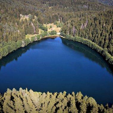 Karadeniz’in kalbi Karagöl manzarasıyla görenleri büyülüyor