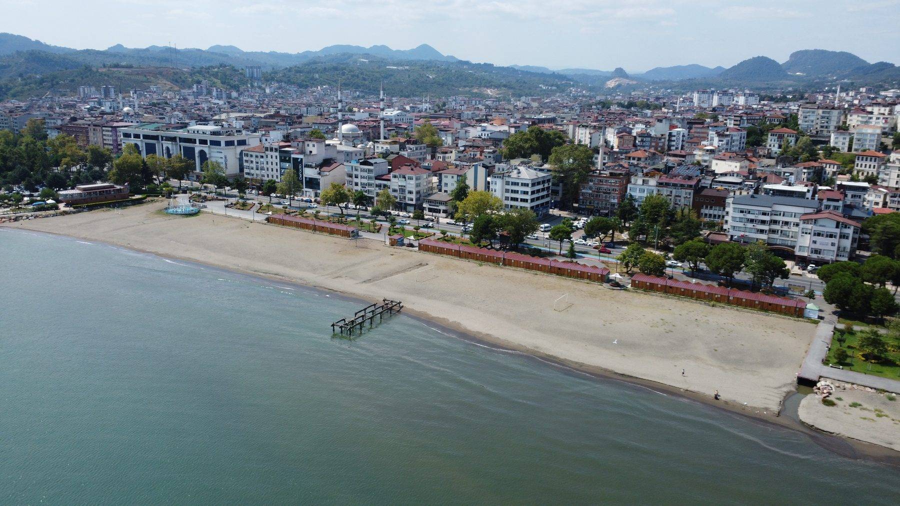 Karadeniz'in siyah altını şifa yayıyor! Ordu'nun manyetik siyah kumuna yoğun ilgi