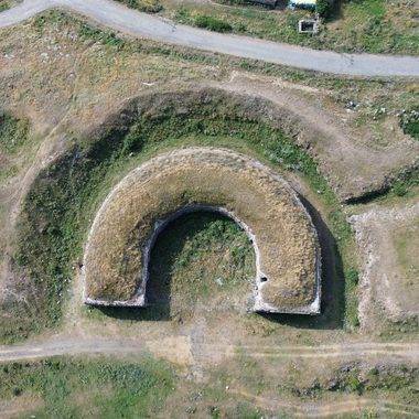 Kars'ın 200 yıllık askeri mirası: At nalı ve hilali andıran tabya yıllara meydan okuyor