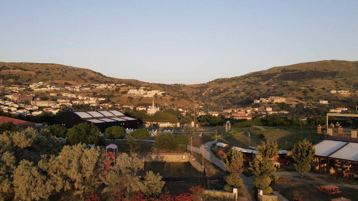 Türkiye'nin en büyük adası Gökçeada'ya ilgi arttı, turizmcinin yüzü güldü