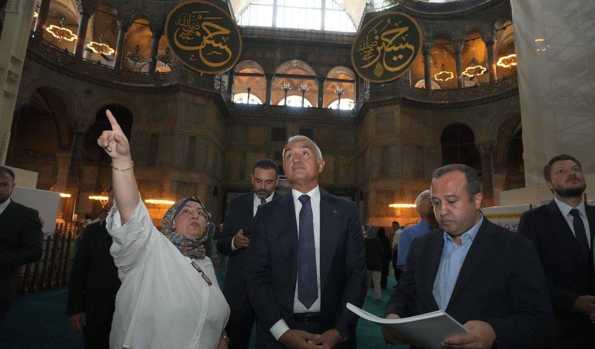 Ayasofya'daki tarihin en kapsamlı restorasyonunda 4 etaptan 3'ü tamamlandı