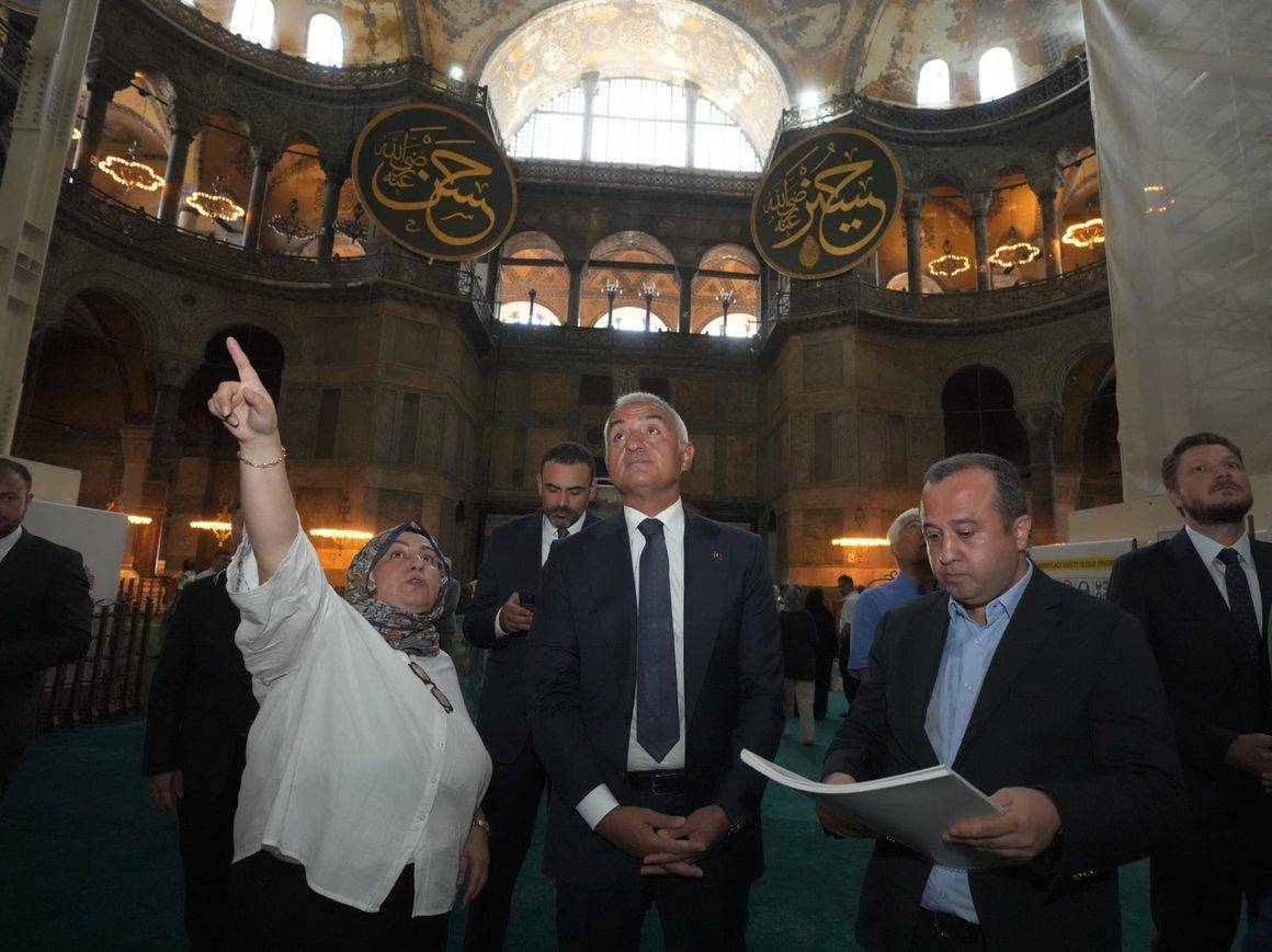 Ayasofya'daki tarihin en kapsamlı restorasyonunda 4 etaptan 3'ü tamamlandı