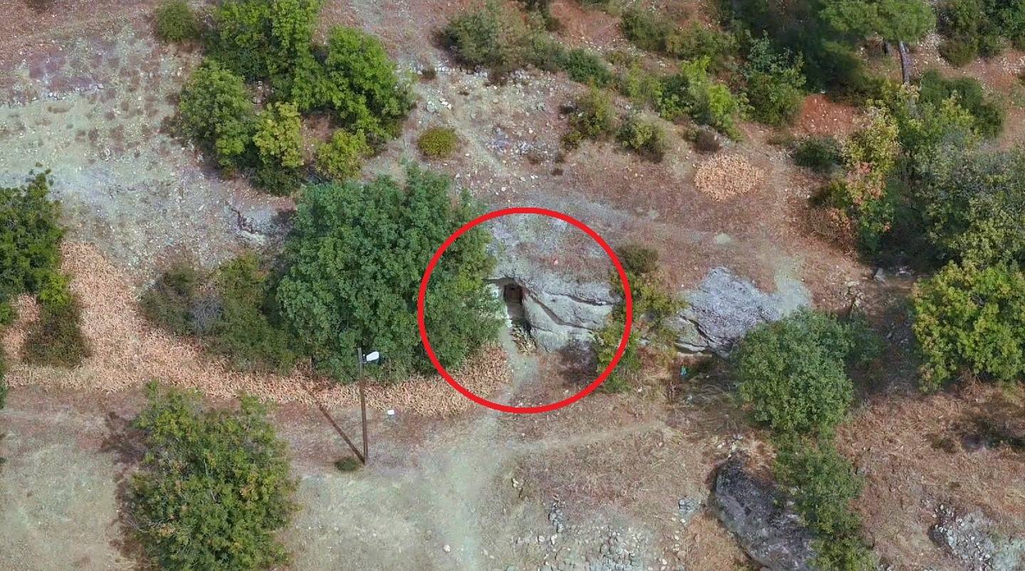 Sinop'ta kayaların içine saklanmış bir mescit: Aşıklı Tekke Türbesi
