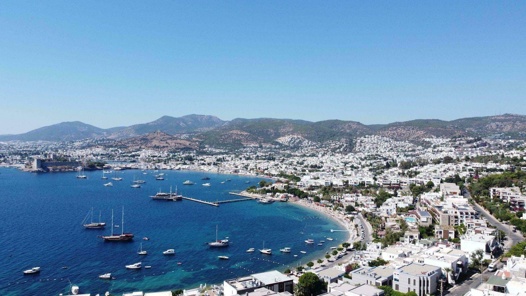 Yabancı turist akın etti: Türkiye'nin turizm merkezlerinden Bodrum'a yoğun ilgi!
