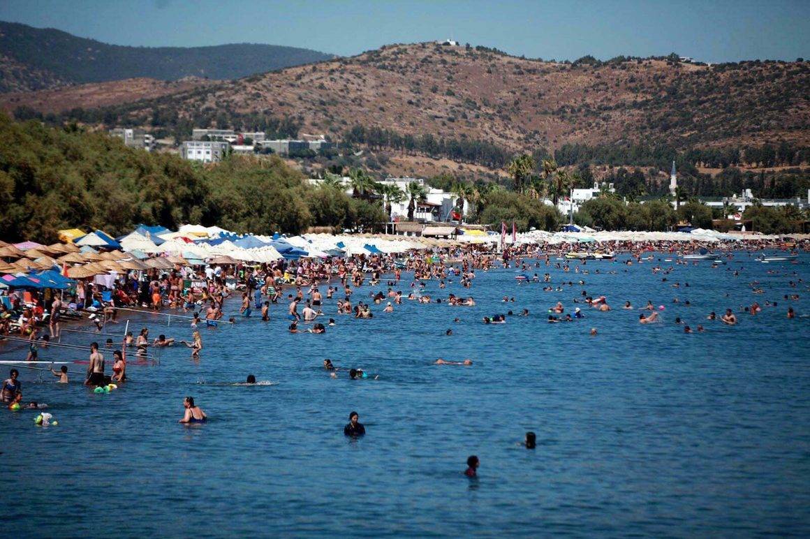 Yabancı turist akın etti: Türkiye'nin turizm merkezlerinden Bodrum'a yoğun ilgi!
