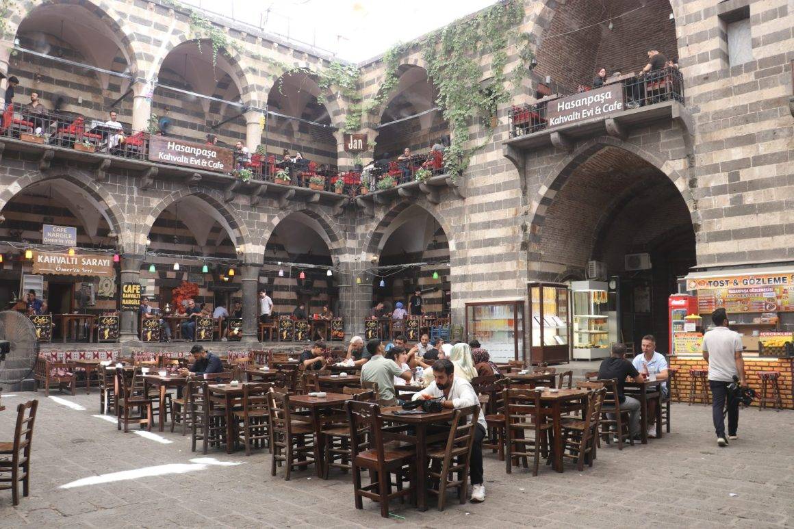 Doğu'nun Paris'ine turistler akın etti! Diyarbakır'ın ziyaretçi sayısı 6 ayda milyonu aştı
