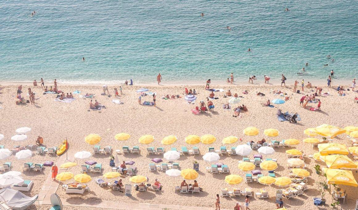 Otellerde rezervasyonlar arttı, Antalya'da turizm sezonu kasım sonuna uzadı