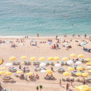 Otellerde rezervasyonlar arttı, Antalya'da turizm sezonu kasım sonuna uzadı