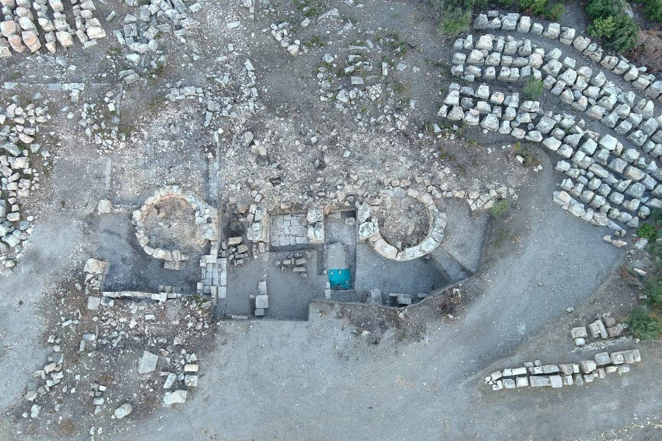 20 parçaya ayrılmış halde bulunmuştu: Hadrianus heykeli yeniden ayağa kaldırıldı