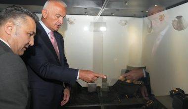 Ankara'da 12 bin yıllık takı tarihi gözler önüne serildi: Yüzlerce eser ilk kez sergilendi