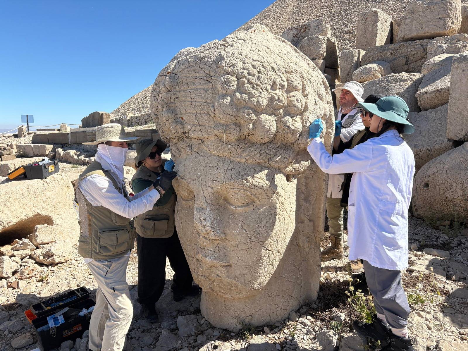 Nemrut Dağı'nın dev heykellerine nanoteknolojik koruma kalkanı