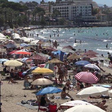 Sarı Yaz dönemi başladı! Tatilciler eylül ayında Kuşadası'nın tadını çıkardı