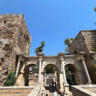 Antalya'nın en çok ziyaret edilen yerlerinden: Kaleiçi turistleri hayran bırakıyor