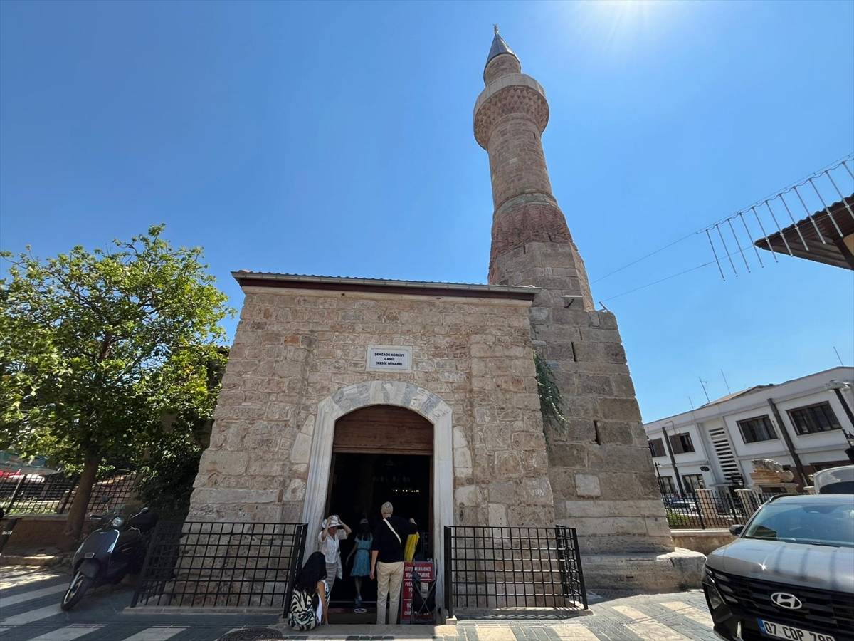 Antalya'nın en çok ziyaret edilen yerlerinden: Kaleiçi turistleri hayran bırakıyor