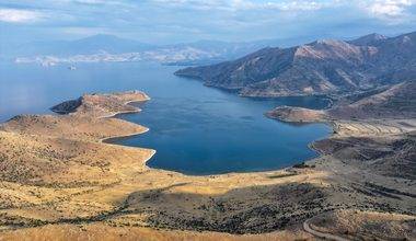 Milli park ilan edilmişti: Van Gölü Deveboynu Yarımadası turizm potansiyeliyle dikkat çekiyor