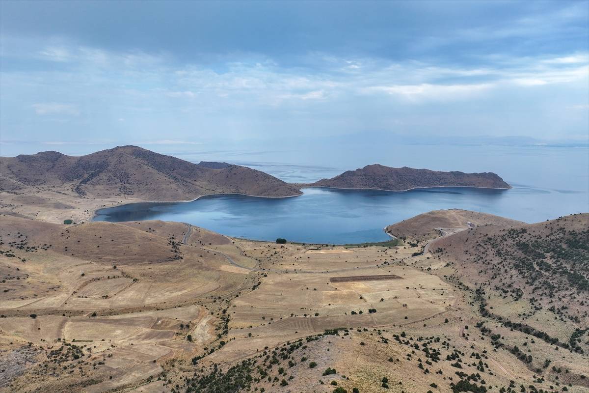 Milli park ilan edilmişti: Van Gölü Deveboynu Yarımadası potansiyeliyle dikkat çekiyor