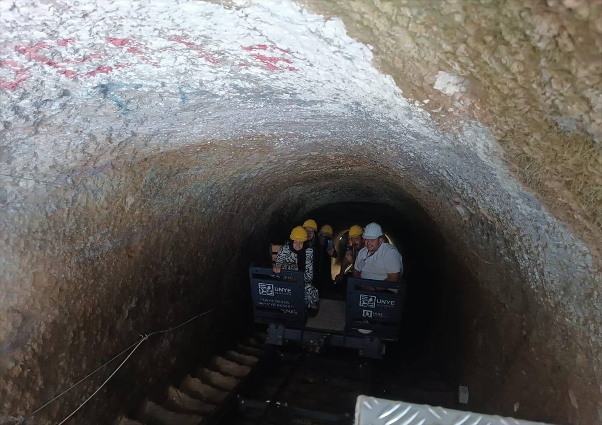 Doğa ve tarihin birleştiği Ünye Kalesi, ziyaretçilerden yoğun ilgi görüyor