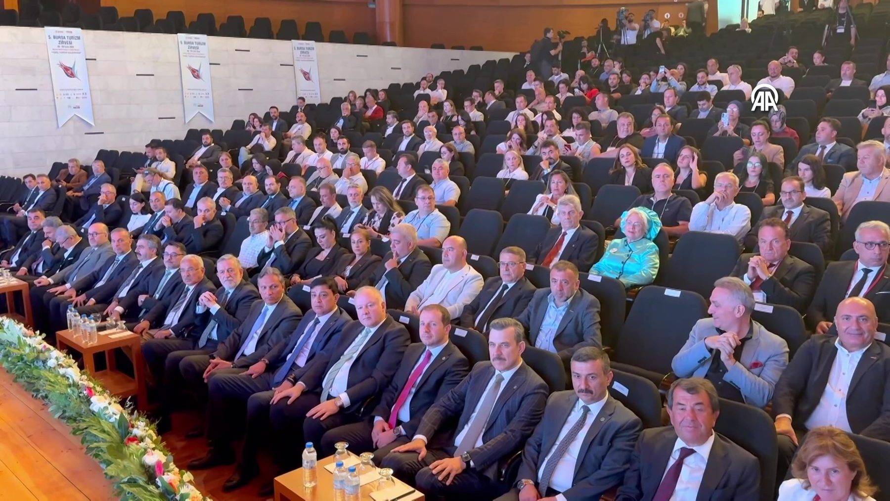TÜRSAB Başkanı Bağlıkaya: "Ateş çemberinin içinde Türkiye, adeta bir vaha gibi"
