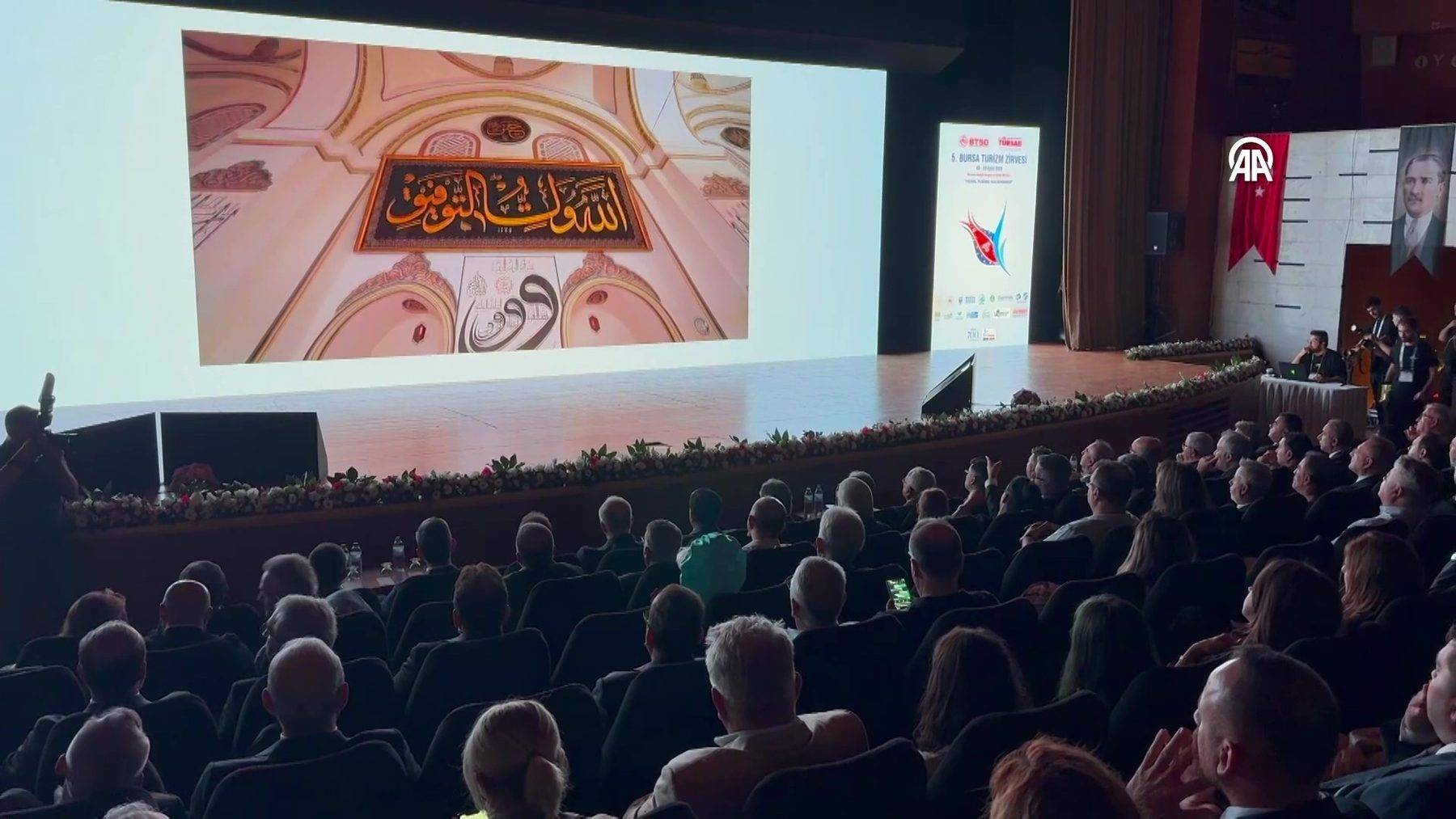 TÜRSAB Başkanı Bağlıkaya: "Ateş çemberinin içinde Türkiye, adeta bir vaha gibi"