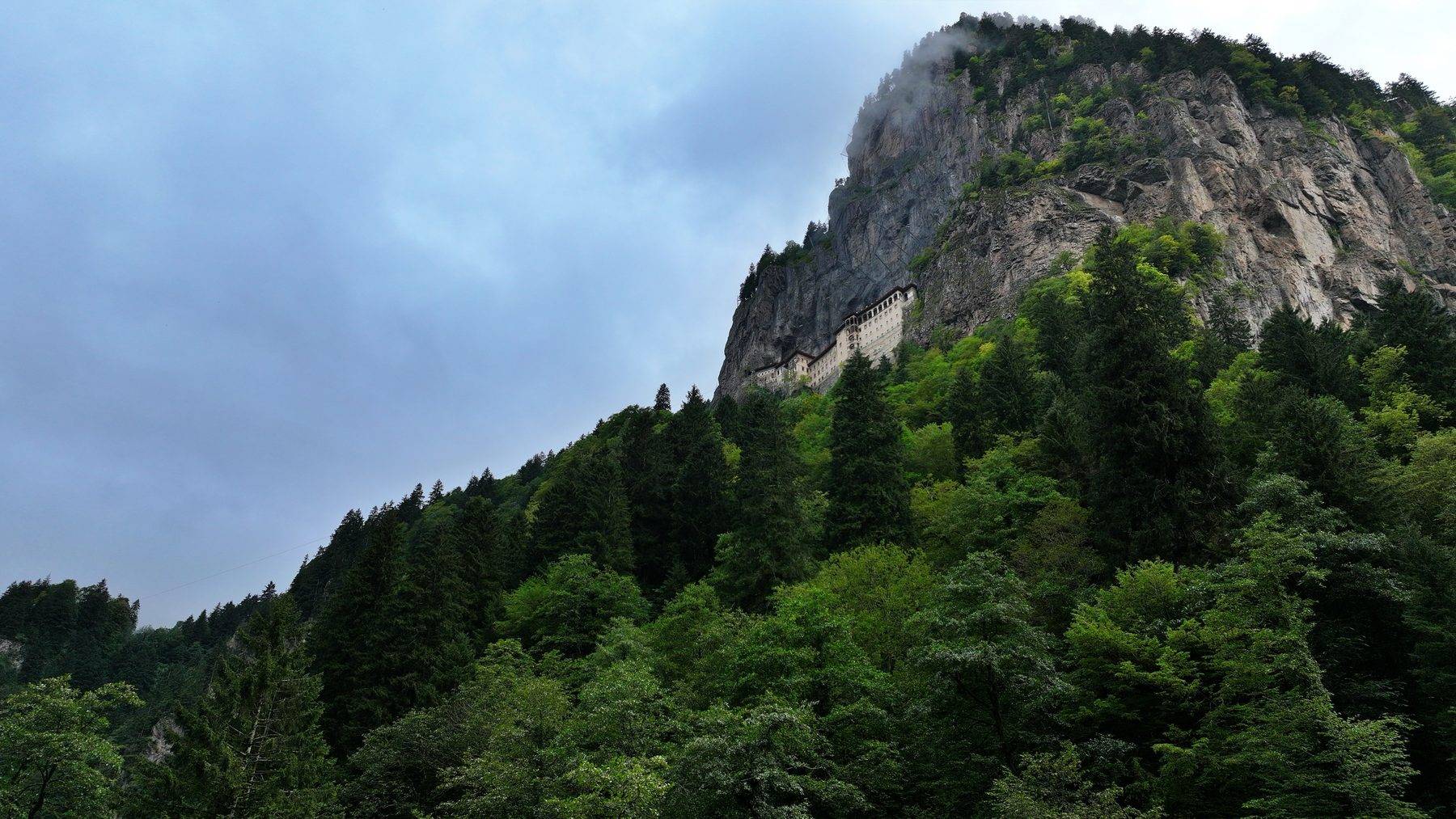 Trabzon'da tarihi rekor! Sümela Manastırı tüm zamanların ziyaretçi rekorunu kırdı