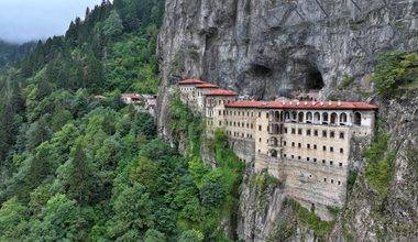 Trabzon'da tarihi rekor! Sümela Manastırı tüm zamanların ziyaretçi rekorunu kırdı