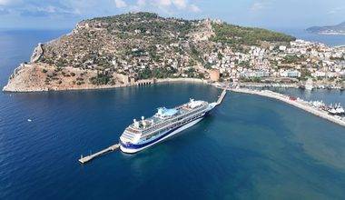 Alanya'da kruvaziyer hareketliliği: 1765 turist ilçeye ayak bastı